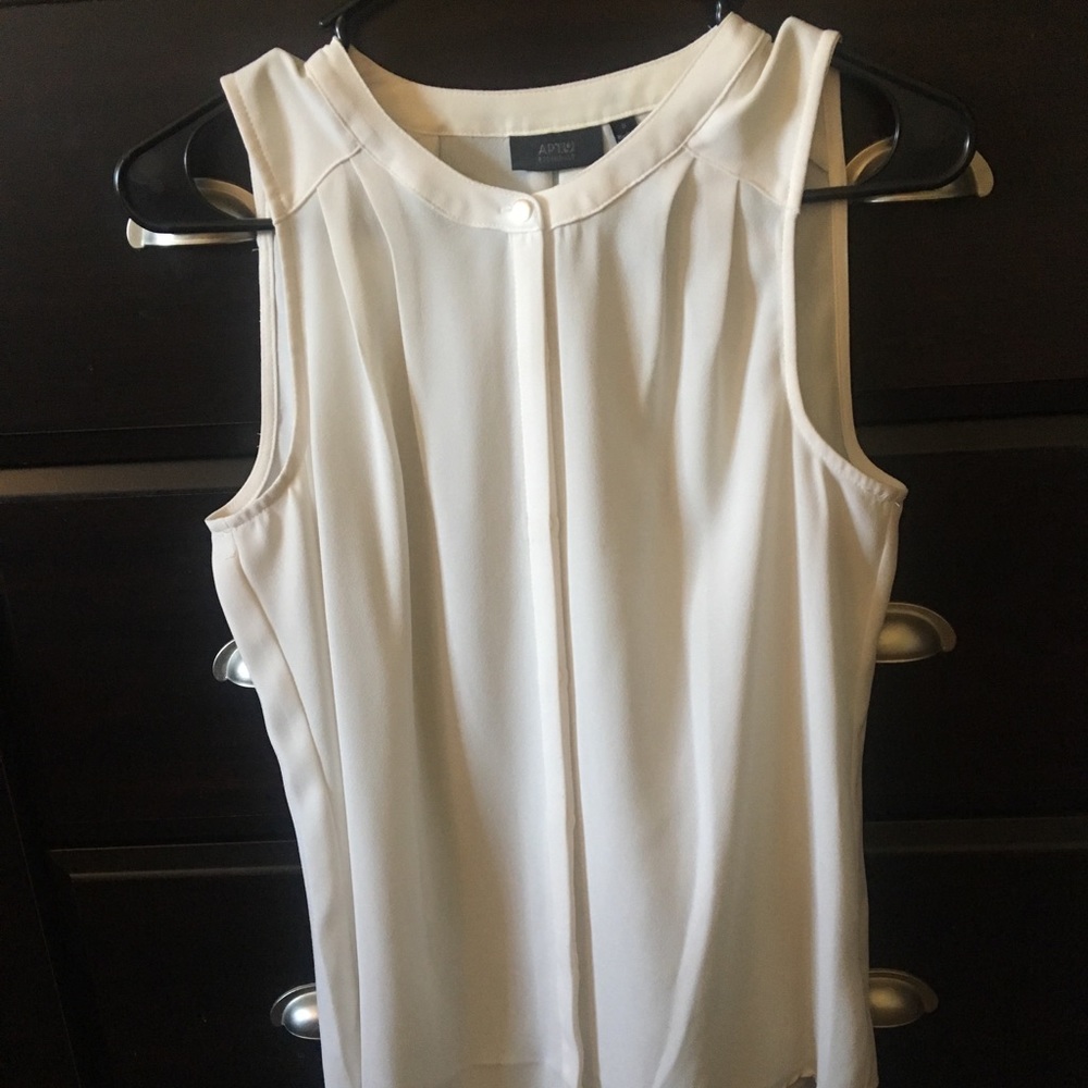 S Apartment 9 White Button Up Blouse